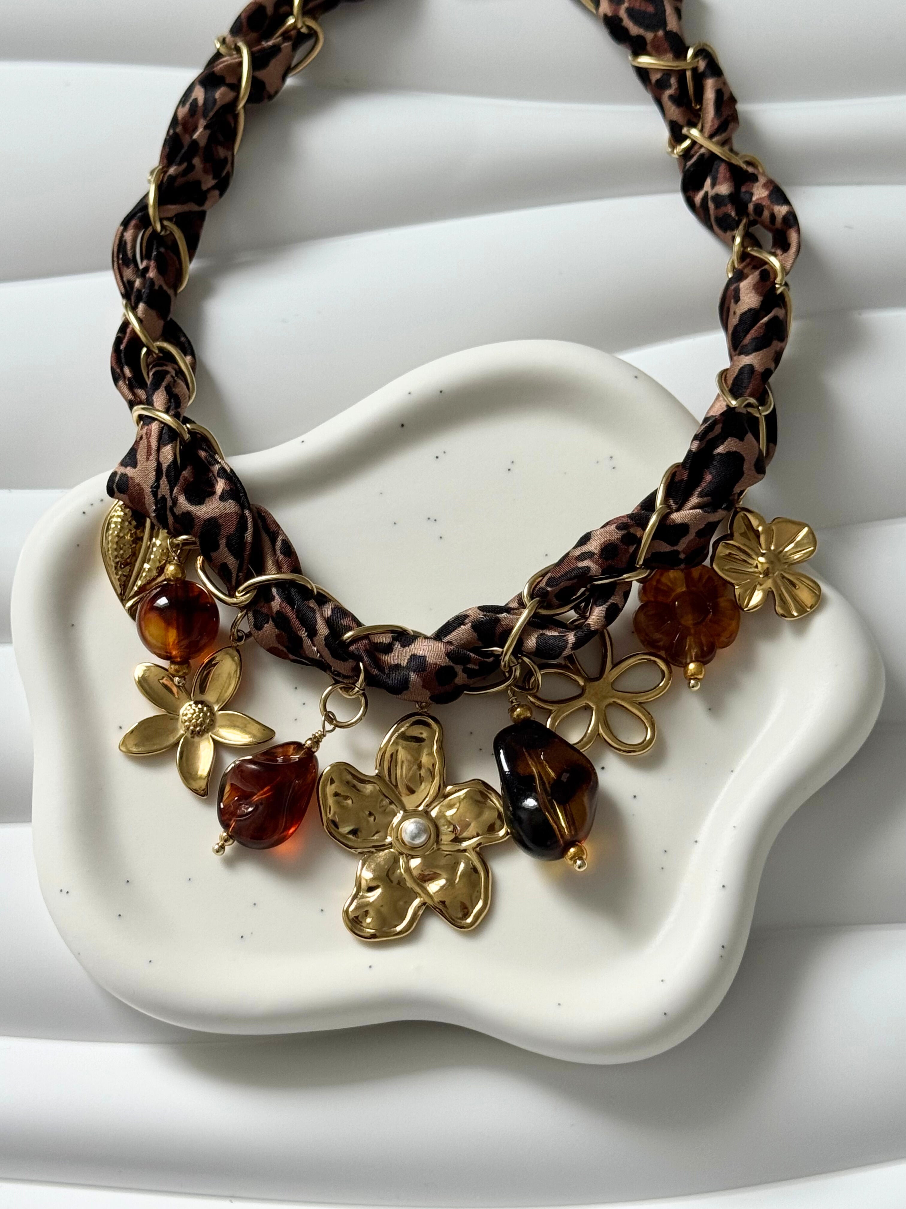 Collier Ruban Léopard Fleur
